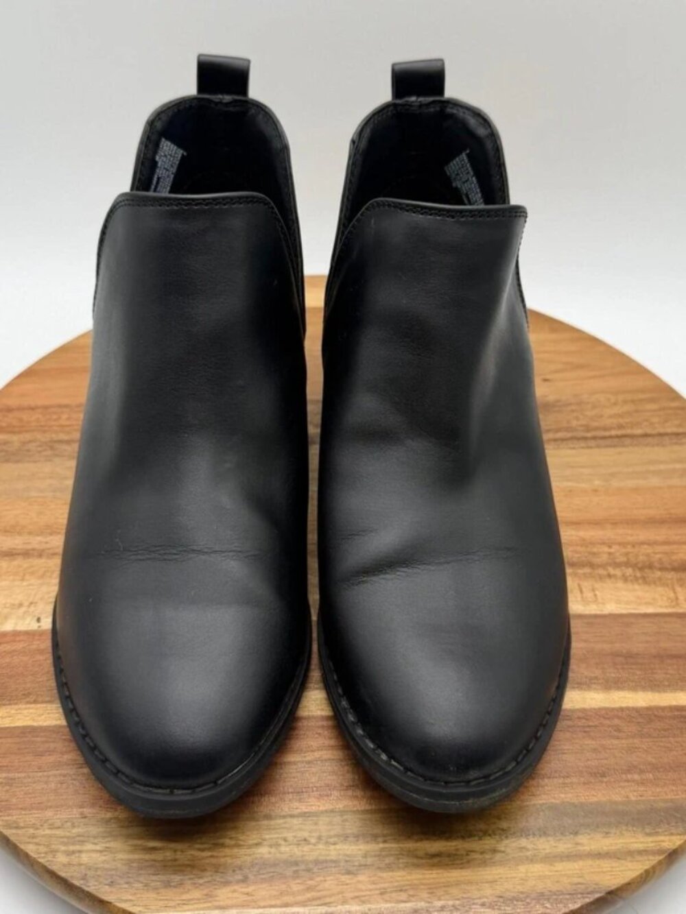 Universal Thread Womens Size 7 Black Cutout Ankle Boots Low Block Heel